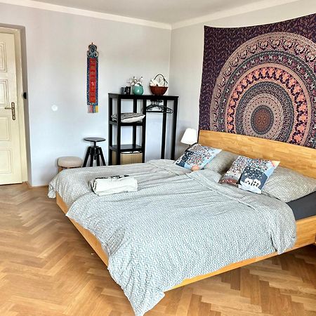 Apartamento Knk Vibrant Central Spacious Hideaway Hradec Králové Exterior foto