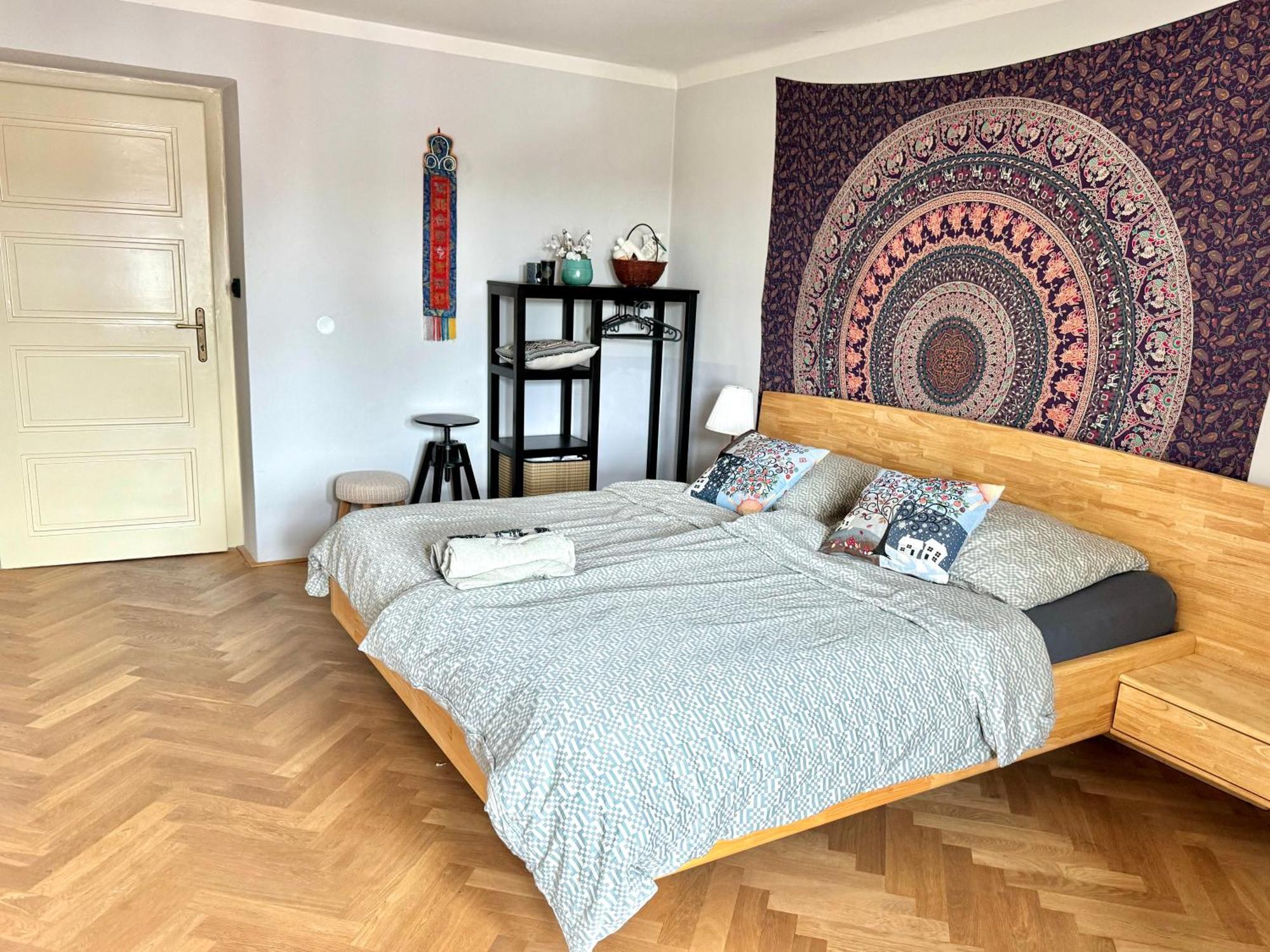 Apartamento Knk Vibrant Central Spacious Hideaway Hradec Králové Exterior foto